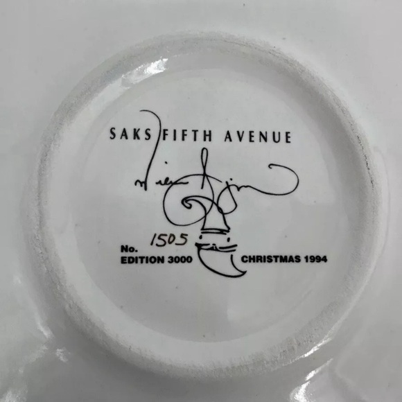 Saks Fifth Avenue Ceramic Christmas 1994 Decorative Plate